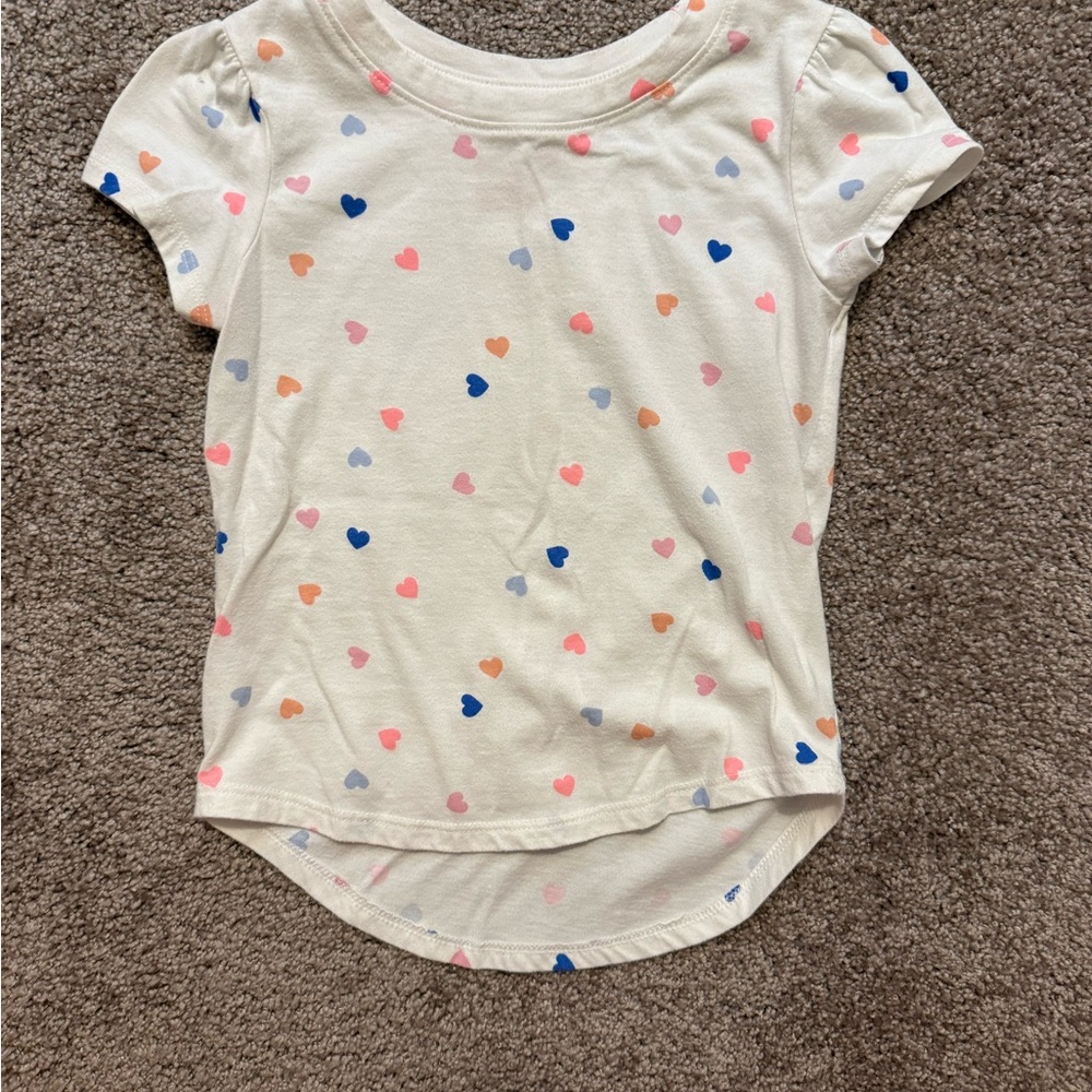 🌼5/$10🌼Cat & Jack White T-Shirt with Colorful Hearts 4t